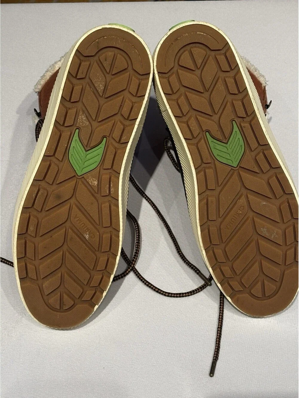Cariuma these leather